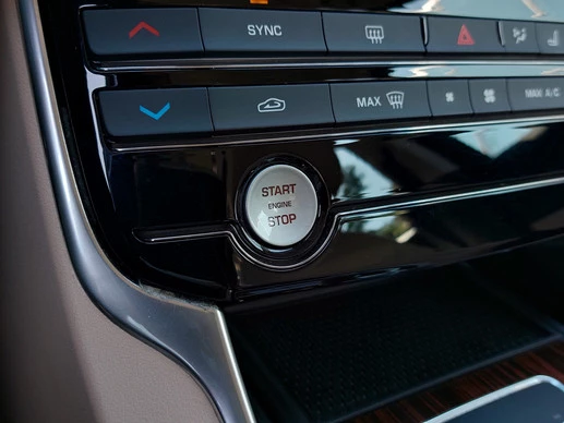 Jaguar XE - Afbeelding 21 van 30