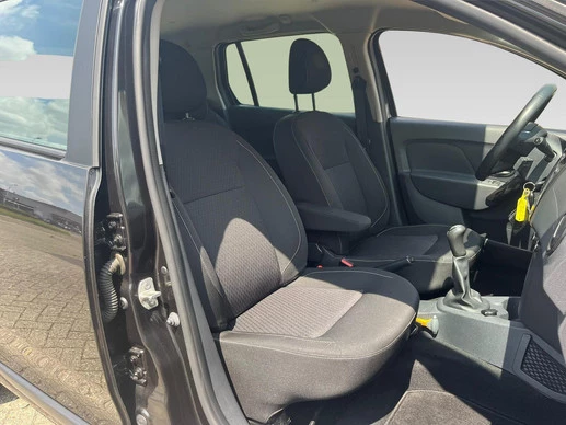 Dacia Logan - Afbeelding 9 van 26