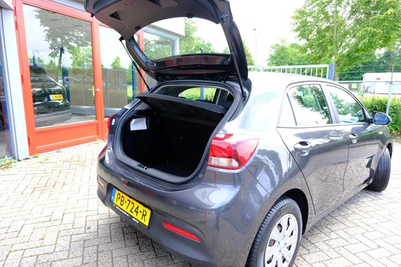 Kia Rio - Afbeelding 9 van 30