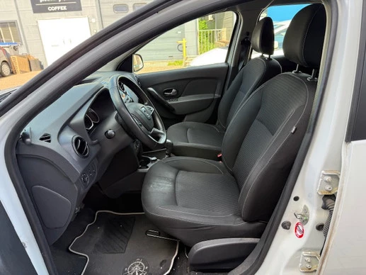 Dacia Logan - Afbeelding 10 van 30