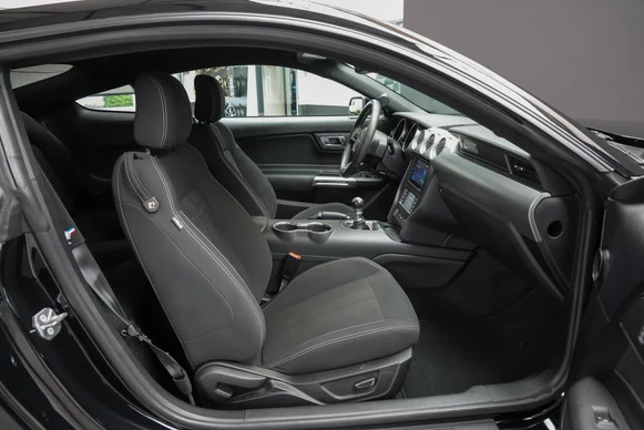 Ford Mustang - Afbeelding 4 van 26