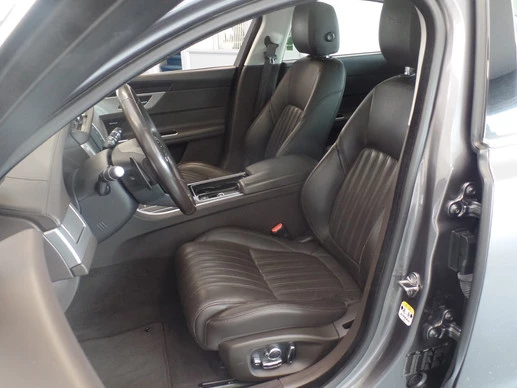 Jaguar XF - Afbeelding 22 van 30