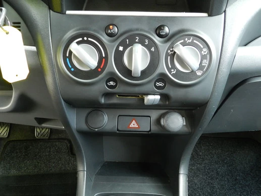 Suzuki Alto - Afbeelding 17 van 30