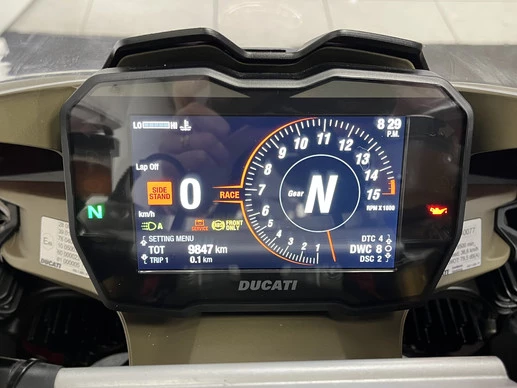 Ducati Panigale V4 - Afbeelding 2 van 25