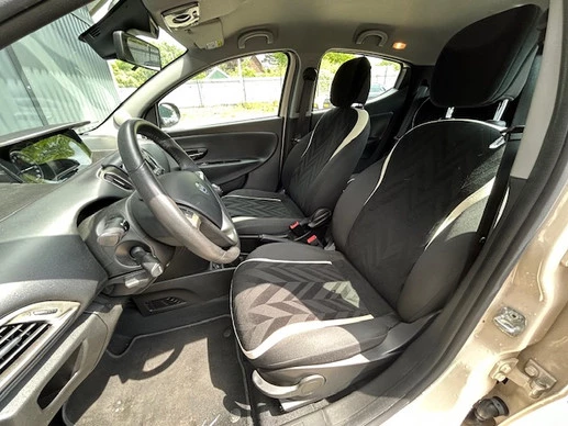 Lancia Ypsilon - Afbeelding 12 van 28