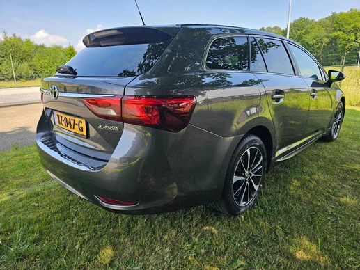 Toyota Avensis - Afbeelding 17 van 30