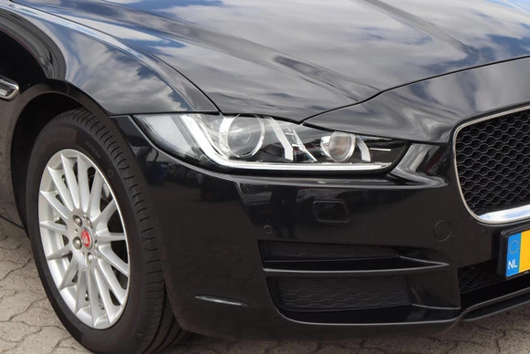 Jaguar XE - Afbeelding 14 van 30