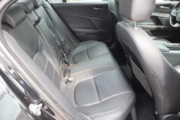 Jaguar XE - Afbeelding 17 van 30