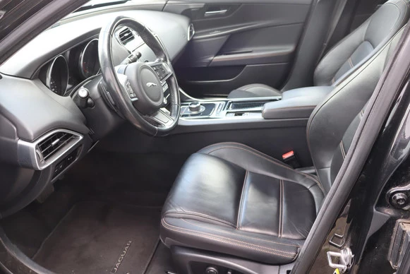Jaguar XE - Afbeelding 20 van 30