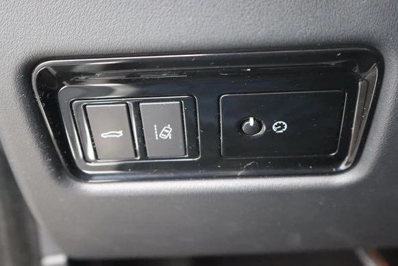 Jaguar XE - Afbeelding 23 van 30