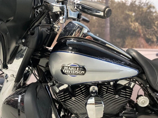 Harley-Davidson Electra Glide - Afbeelding 11 van 13