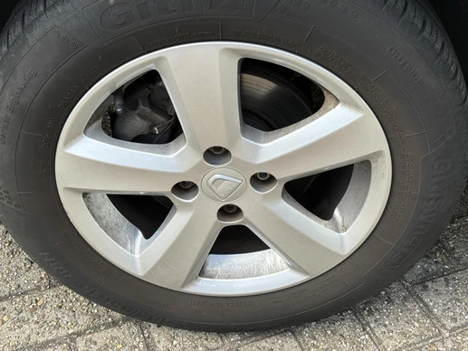 Dacia Logan - Afbeelding 6 van 26