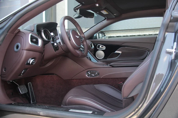 Aston Martin DB11 - Afbeelding 2 van 30
