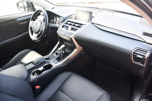 Lexus NX - Afbeelding 12 van 23