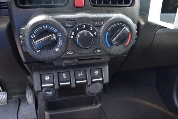 Suzuki Jimny - Afbeelding 29 van 30