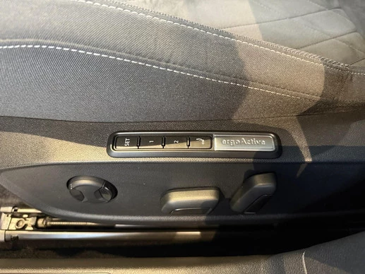 Volkswagen Golf - Afbeelding 25 van 30