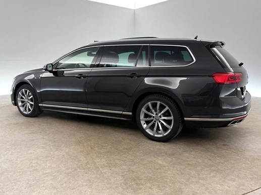 Volkswagen Passat - Afbeelding 8 van 30
