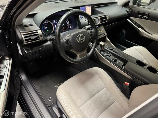 Lexus IS - Afbeelding 12 van 30
