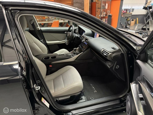 Lexus IS - Afbeelding 23 van 30