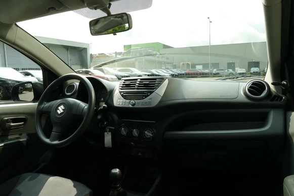 Suzuki Alto - Afbeelding 26 van 30