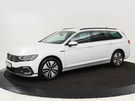 Volkswagen Passat - Afbeelding 1 van 30