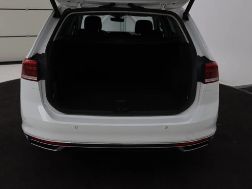 Volkswagen Passat - Afbeelding 13 van 30