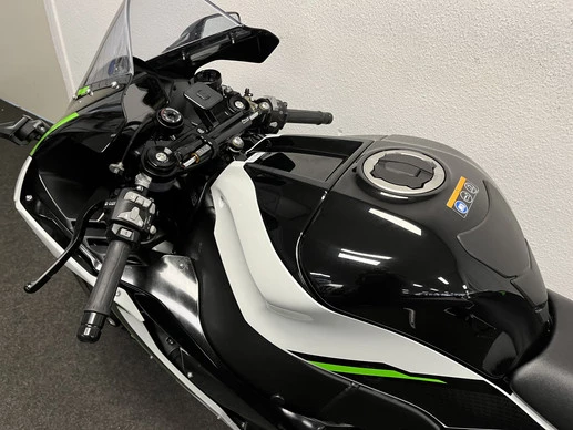Kawasaki Ninja ZX - Afbeelding 17 van 20