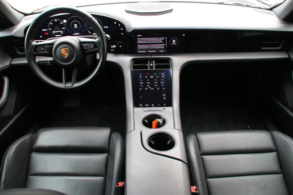 Porsche Taycan - Afbeelding 8 van 24