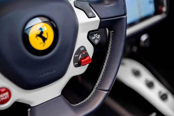Ferrari California - Afbeelding 7 van 25