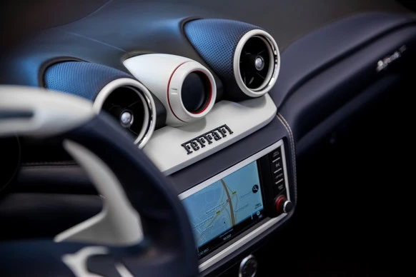 Ferrari California - Afbeelding 10 van 25