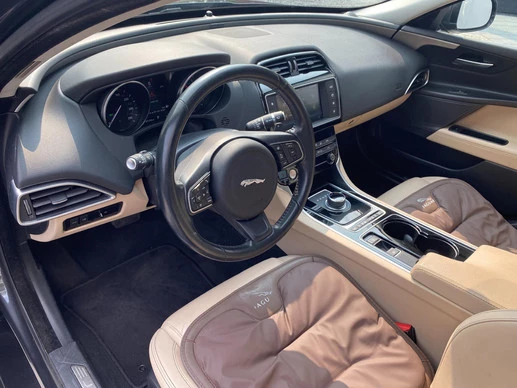 Jaguar XE - Afbeelding 27 van 30