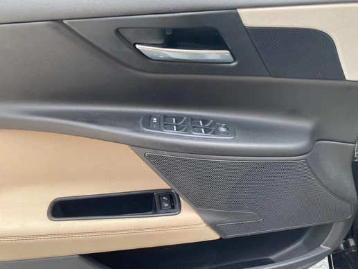 Jaguar XE - Afbeelding 28 van 30