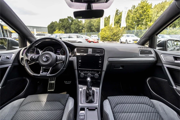 Volkswagen Golf - Afbeelding 17 van 30
