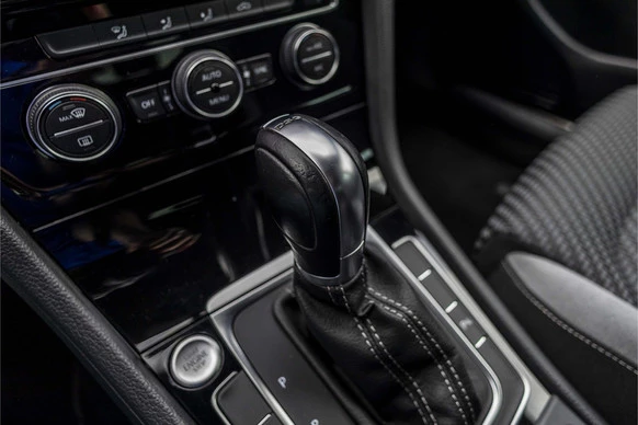 Volkswagen Golf - Afbeelding 24 van 30