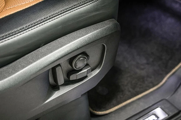 Land Rover Defender - Afbeelding 25 van 30