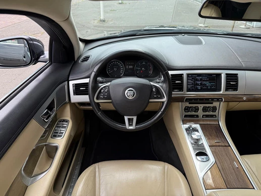 Jaguar XF - Afbeelding 15 van 18