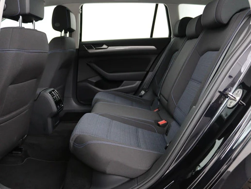Volkswagen Passat - Afbeelding 6 van 30