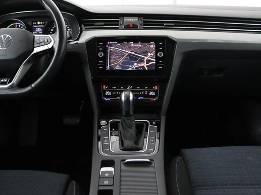 Volkswagen Passat - Afbeelding 8 van 30