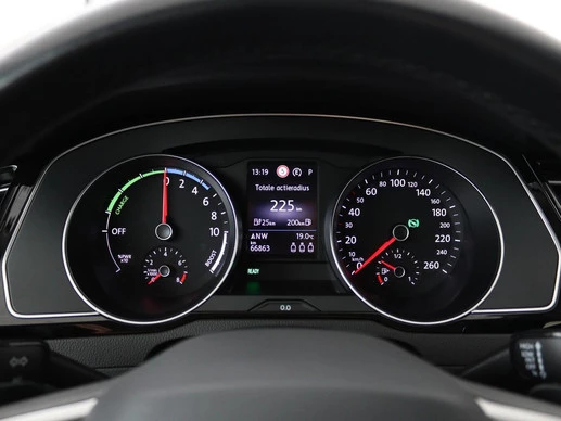 Volkswagen Passat - Afbeelding 16 van 30