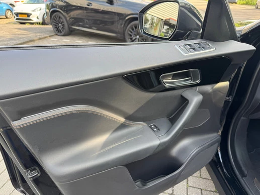 Jaguar F-PACE - Afbeelding 13 van 30