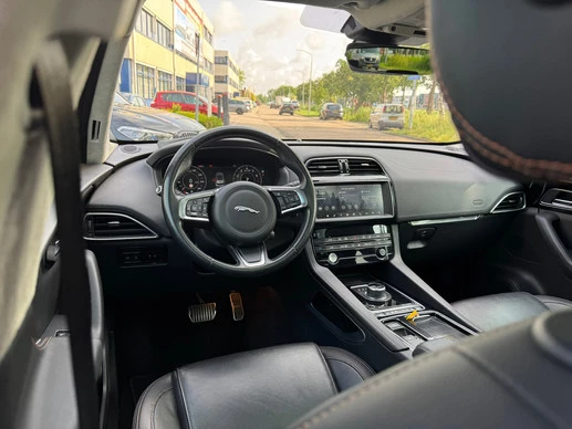 Jaguar F-PACE - Afbeelding 14 van 30