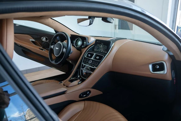 Aston Martin DB11 - Afbeelding 27 van 30