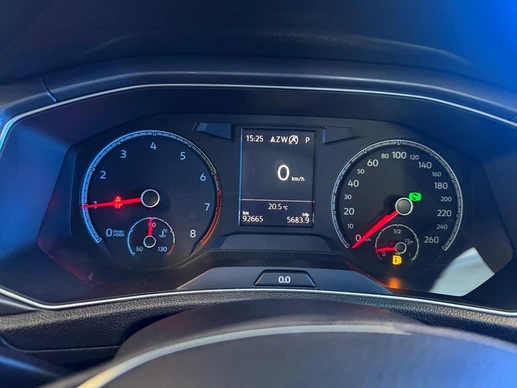 Volkswagen T-Roc - Afbeelding 14 van 30