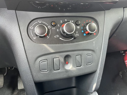 Dacia Sandero - Afbeelding 11 van 13