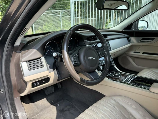 Jaguar XF - Afbeelding 16 van 30