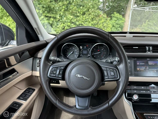 Jaguar XF - Afbeelding 18 van 30