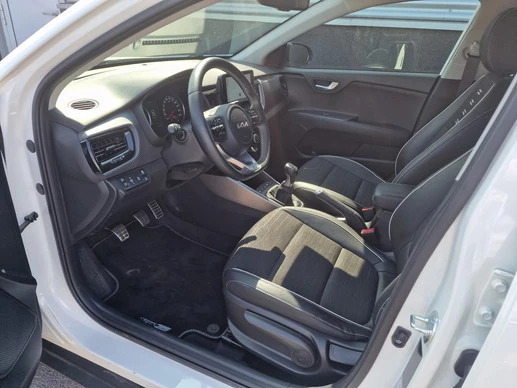 Kia Stonic - Afbeelding 14 van 30