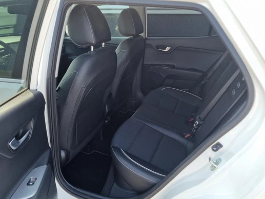 Kia Stonic - Afbeelding 16 van 30