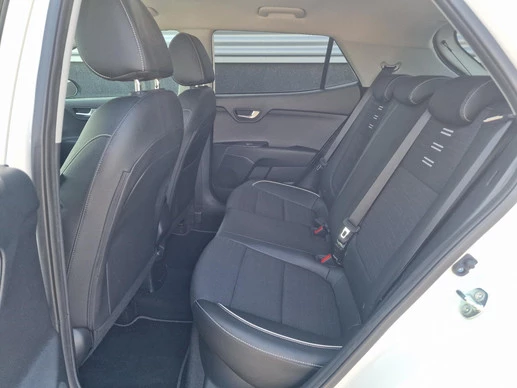Kia Stonic - Afbeelding 17 van 30