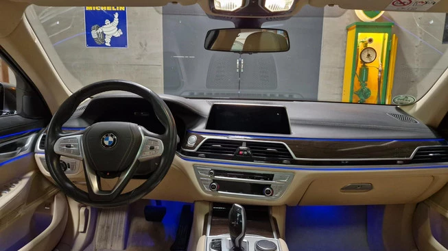 BMW 7 Serie - Afbeelding 9 van 30